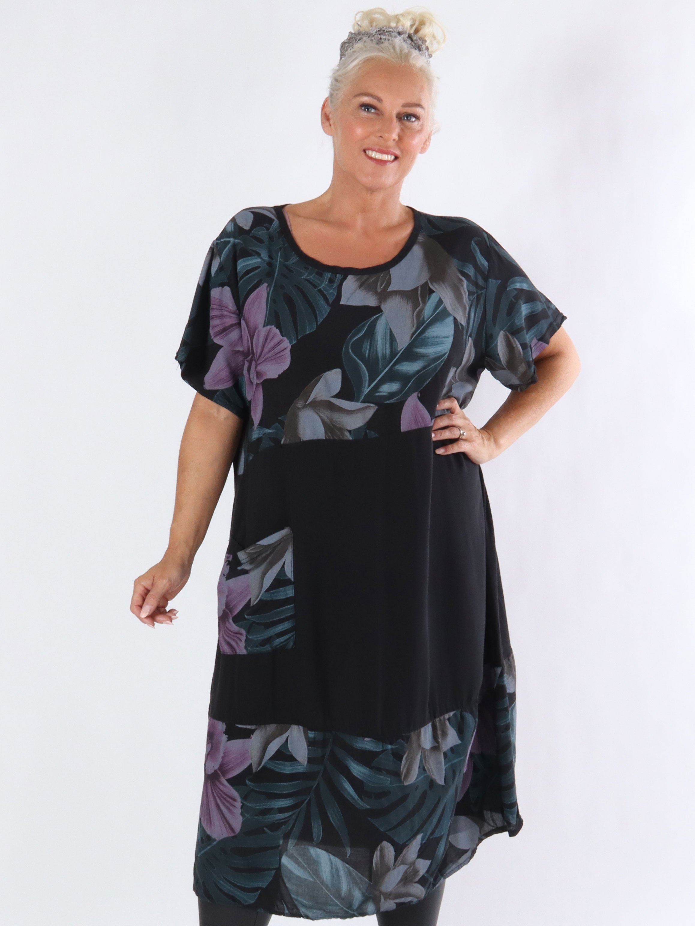 Taimi - Klänning med blommönster och ficka